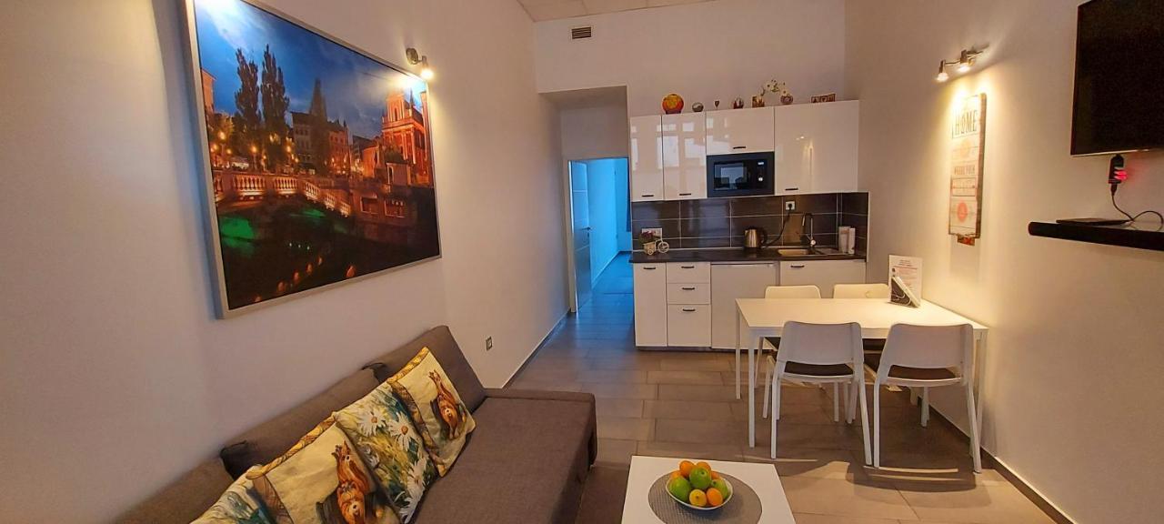 Apartamento Viktor Liubliana Exterior foto