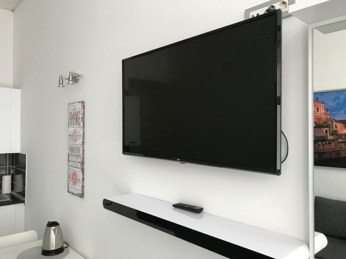 Apartamento Viktor Liubliana Exterior foto